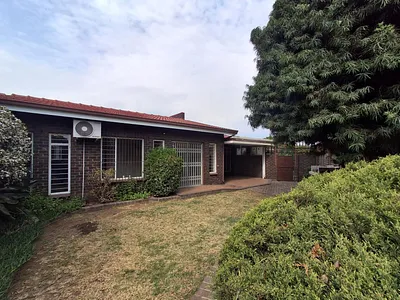 3 Bedroom Townhouse For Sale in Alberton - 9QgM.webp