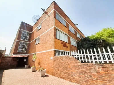 2 Bedroom Apartment For Sale in Alberton - Qrvw.webp