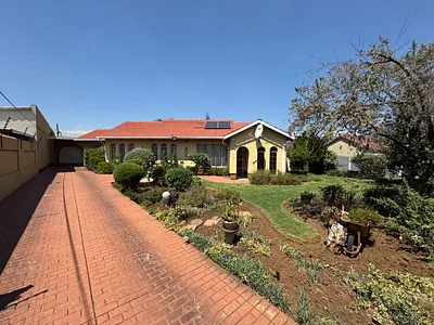 3 Bedroom House For Sale in Alberton - 9OFz.webp