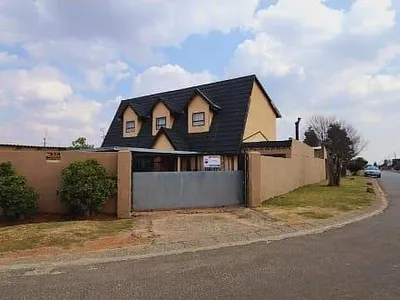 5 Bedroom House For Sale in Eldorado Park, Soweto - oowJ.webp