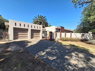 3 Bedroom House For Sale in Alberton - mqbf.webp