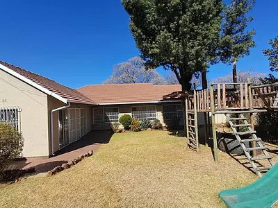 3 Bedroom House To Rent in Alberton - img