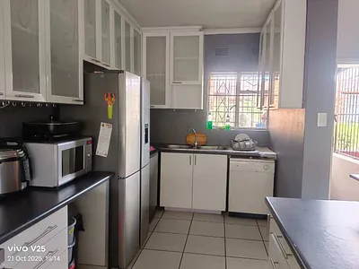 3 Bedroom Apartment To Rent in Brackenhurst, Alberton - img