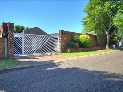 4 Bedroom House For Sale in Alberton - img