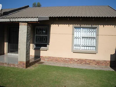 2 Bedroom Townhouse To Rent in Meyerton - img