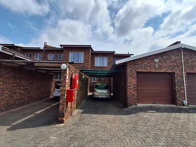 3 Bedroom Townhouse For Sale in Alberton - UoOA.webp
