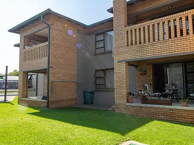 2 Bedroom Townhouse For Sale in Alberton - jFJ9.webp