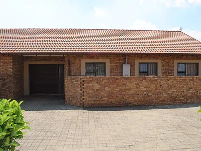 2 Bedroom Townhouse For Sale in Meyerton - COqI.webp