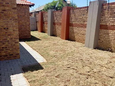 2 Bedroom Townhouse For Sale in Meyerton - aF5D.webp