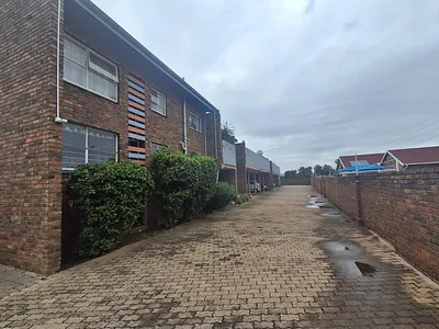3 Bedroom Townhouse For Sale in Alberton - LIL8.webp