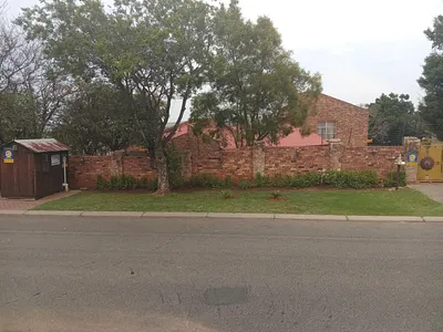 3 Bedroom House For Sale in Winchester Hills, Johannesburg - hZl8.webp