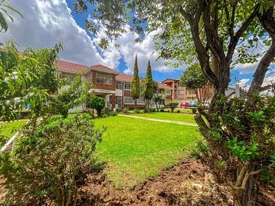 2 Bedroom Apartment For Sale in Johannesburg - q8Sr.webp