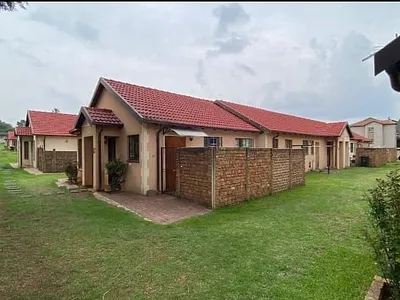 2 Bedroom Townhouse For Sale in Johannesburg - a8Cu.webp