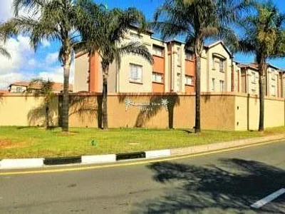 2 Bedroom Apartment For Sale in Johannesburg - L3bM.webp