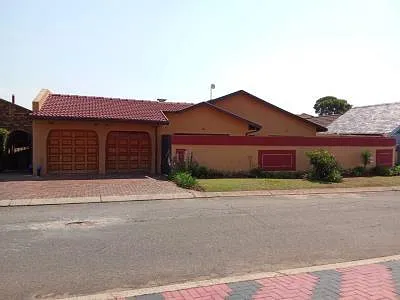5 Bedroom House For Sale in Soweto - H47N.webp