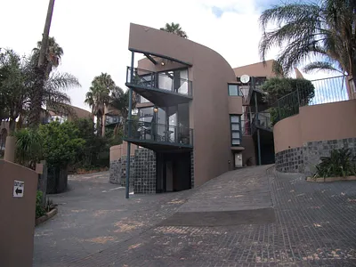3 Bedroom Townhouse For Sale in Johannesburg - OCaS.webp