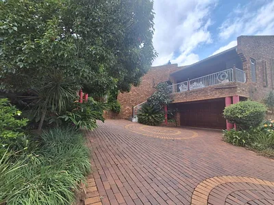 3 Bedroom House For Sale in Johannesburg - 6gWO.webp