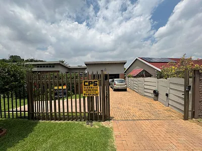 4 Bedroom House For Sale in Alberton - o9zV.webp