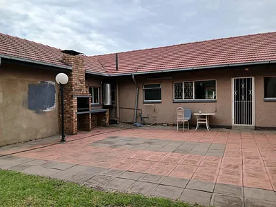 5 Bedroom House For Sale in Germiston - yVYl.webp