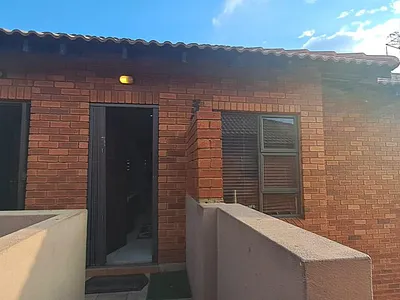 2 Bedroom Townhouse For Sale in Alberton - img