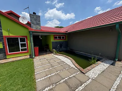 4 Bedroom House For Sale in Alberton - 7TYa.webp