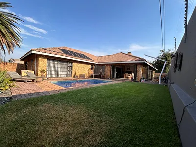 3 Bedroom House For Sale in Alberton - qyXm.webp