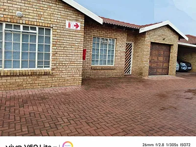 3 Bedroom Townhouse For Sale in Alberton - 7VML.webp
