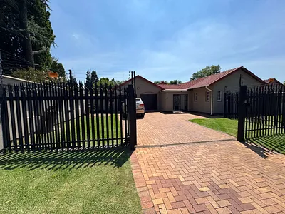 3 Bedroom House For Sale in Alberton - 6JrC.webp