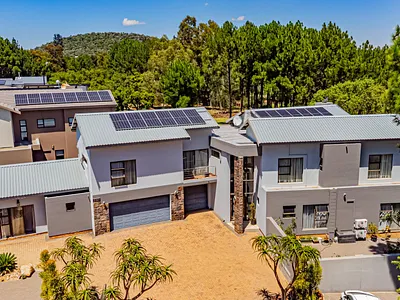 5 Bedroom House For Sale in Eye Of Africa, Eikenhof - l5p2.webp