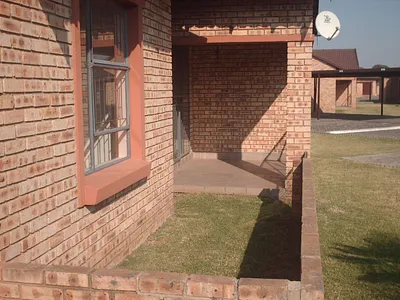 2 Bedroom Townhouse To Rent in Meyerton - YPPa.webp