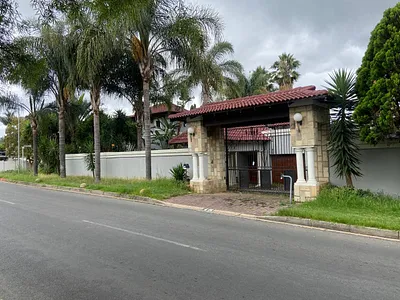 4 Bedroom House For Sale in Randburg - ao0M.webp
