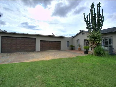 5 Bedroom House For Sale in Alberton - gmo1.webp