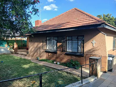 3 Bedroom House For Sale in Germiston - J5R3.webp