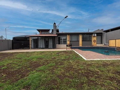 3 Bedroom House For Sale in Alberton - I8Y5.webp