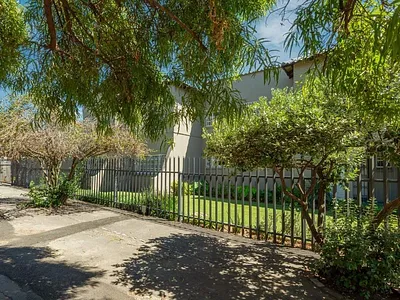 2 Bedroom Apartment For Sale in Germiston - 5H17.webp