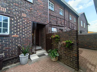 3 Bedroom Townhouse For Sale in Alberton - img