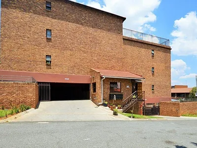 2 Bedroom Apartment For Sale in Alberton - img