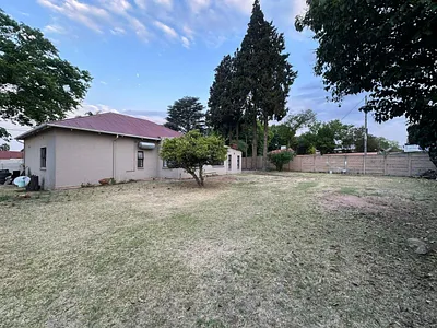 3 Bedroom House For Sale in Johannesburg - v8MJ.webp
