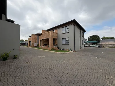 2 Bedroom Apartment For Sale in Alberton - img
