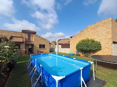 2 Bedroom Townhouse For Sale in Johannesburg - img