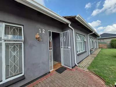 5 Bedroom House For Sale in Alberton - img