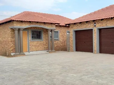 3 Bedroom Townhouse For Sale in Meyerton - lzVB.webp