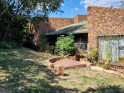 3 Bedroom House For Sale in Johannesburg - JhKJ.webp