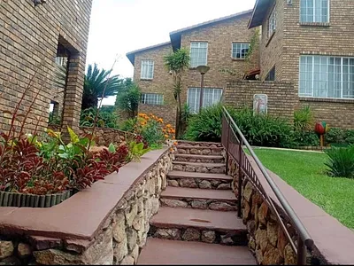 2 Bedroom Townhouse For Sale in Johannesburg - HCac.webp