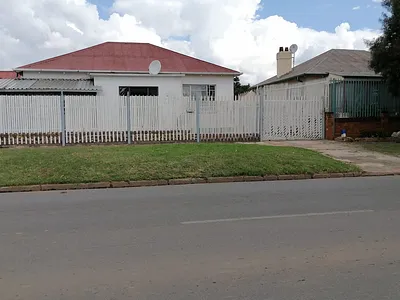 3 Bedroom House For Sale in Johannesburg - 2HYw.webp