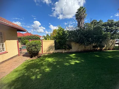 5 Bedroom House For Sale in Alberton - UDRy.webp
