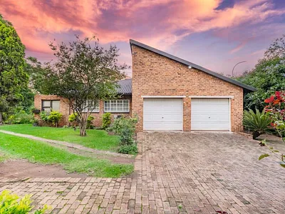 4 Bedroom House For Sale in Germiston - XPuo.webp