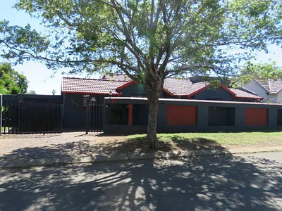 3 Bedroom House For Sale in Alberton - 1Dwq.webp