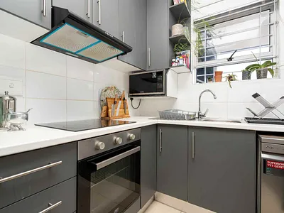 2 Bedroom Apartment For Sale in Cape Town - img