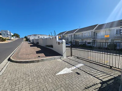 2 Bedroom Apartment To Rent in Blouberg - img